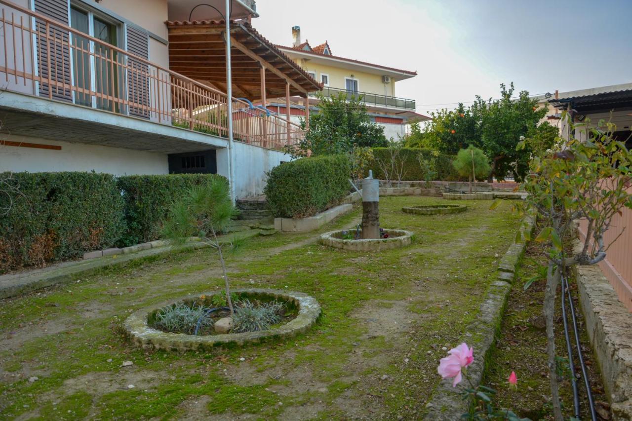 Georgia'S Village House Kondostavlos Exterior photo
